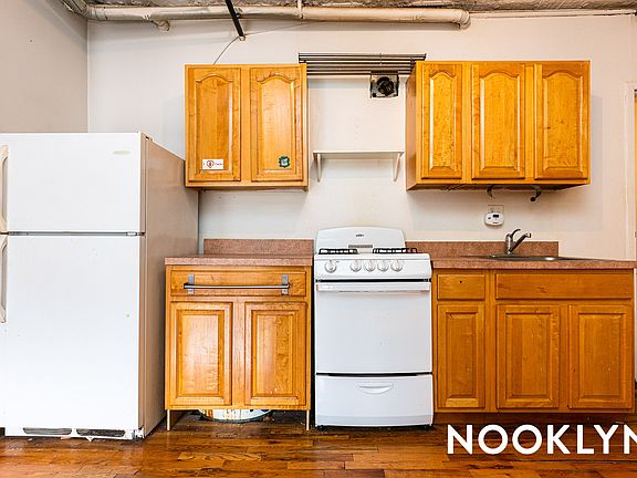 2nd image of 27 Arion Pl APT 308