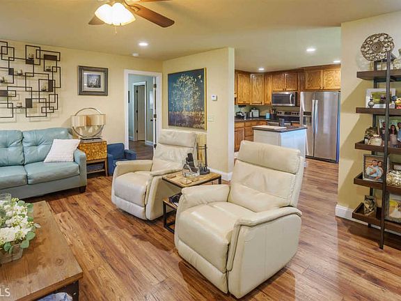 5th image of 222 Brookwoods Ln