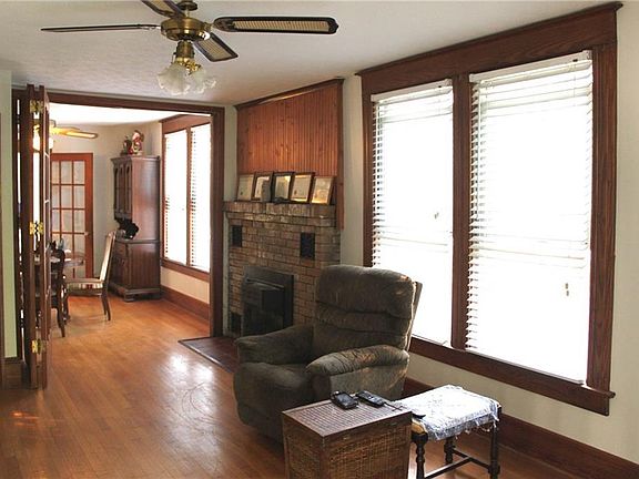 3rd image of 105 Granger St