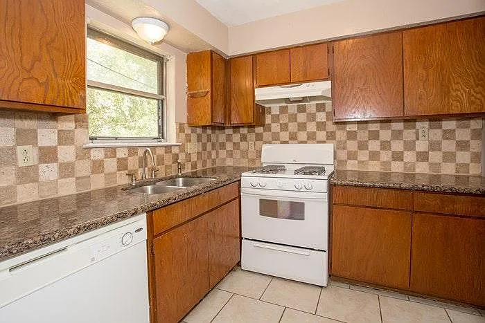 1117 S Dexter Dr — Photo 5