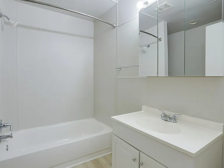 221 Porter Dr — Photo 15