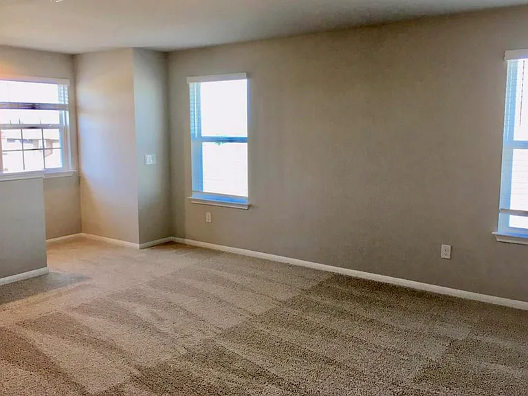 7008 Loretta White Ln — Photo 13