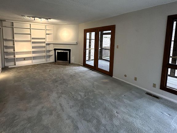 4th image of 2902 W Winterberry Ct