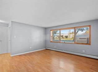 7727 43rd St APT 2A, Lyons, IL 60534