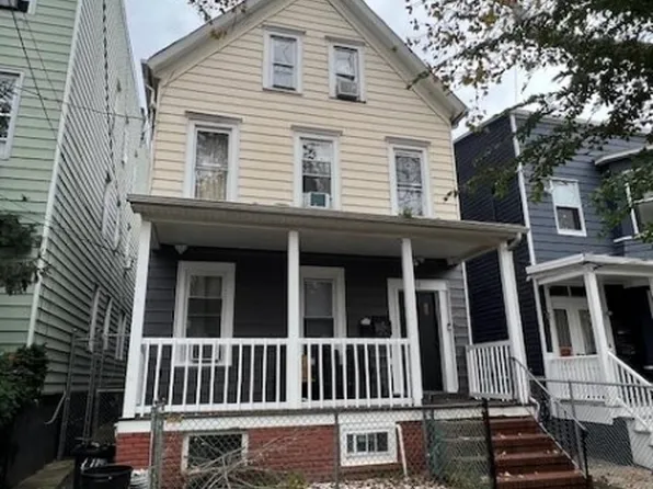 456 Franklin St, Elizabeth City, NJ 07206