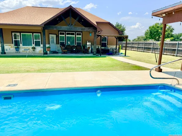 149 W Short Meadow Dr, Lytle, TX 78052