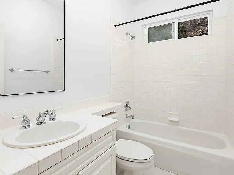 2738 Carriagedale Row — Photo 20