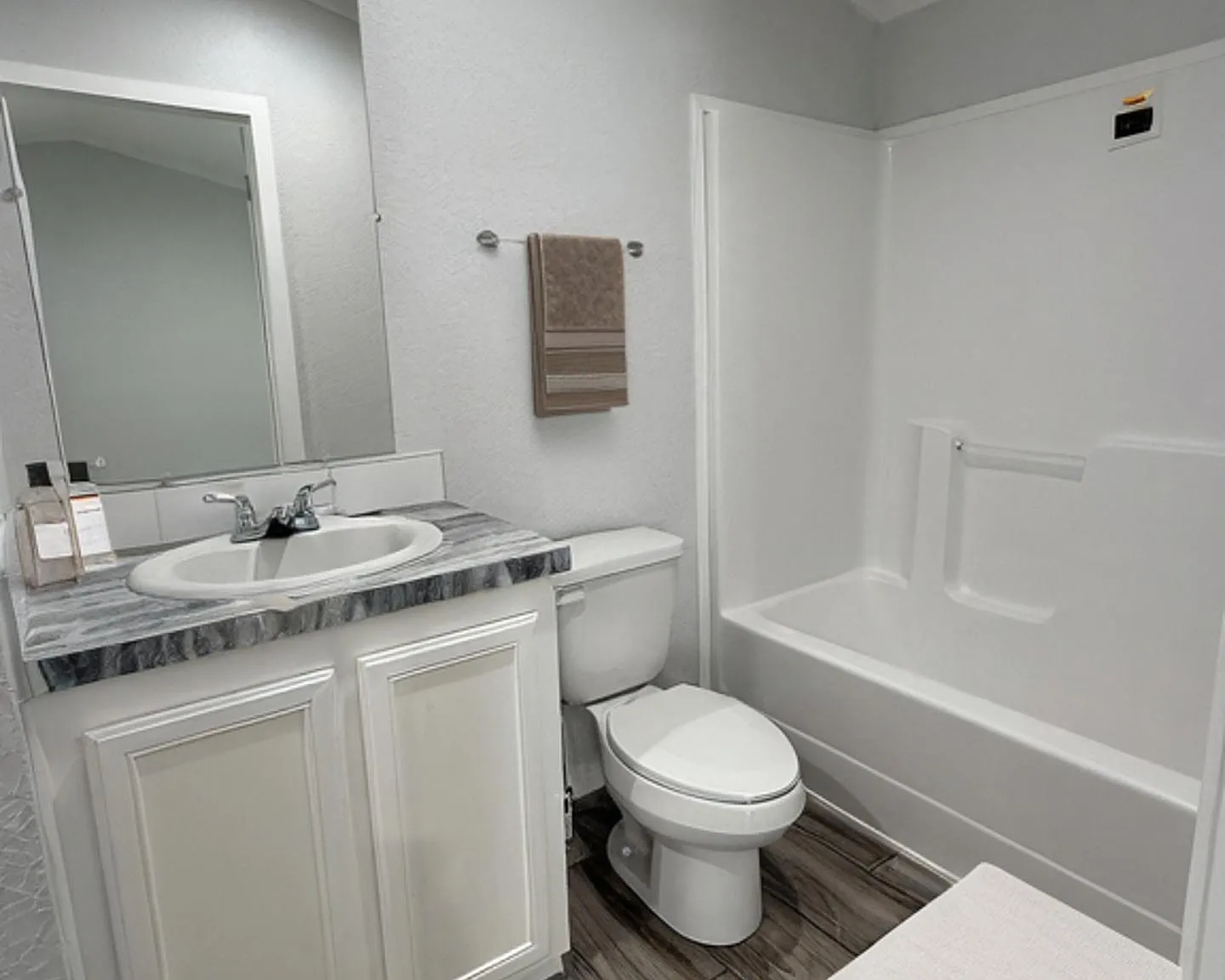 1 bed, 620 sqft, $949 — Photo 3