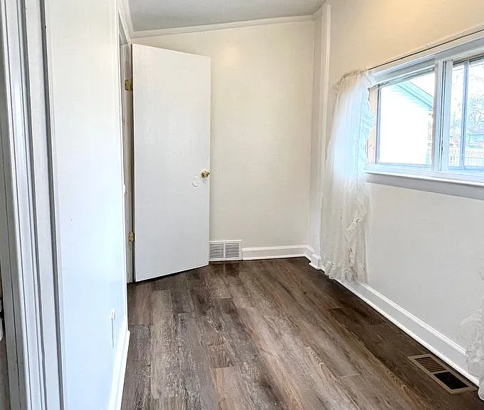 7531 N Inkster Rd — Photo 14