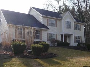 4 Seneca Rd, Niskayuna, NY 12309