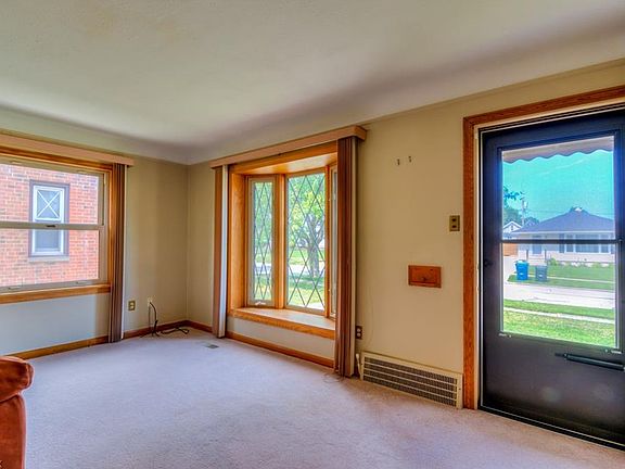 5th image of 2903 Brookdale Ave