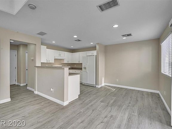 4th image of 958 Cantabria Heights Ave