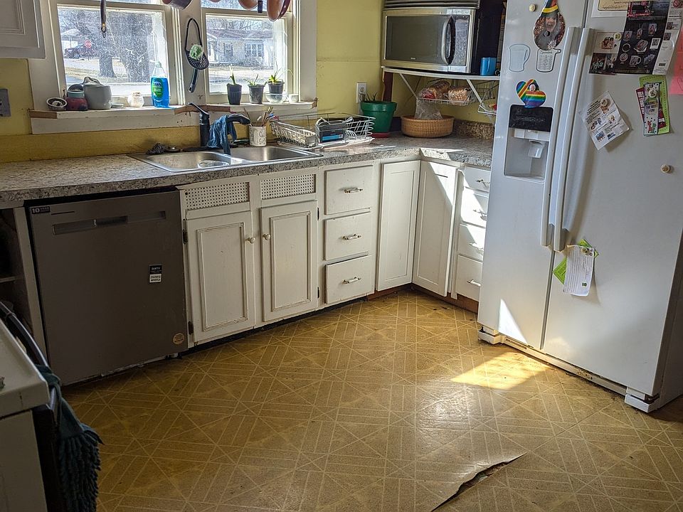 2nd image of 104 N Jackson St