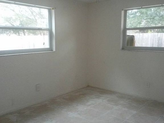 5th image of 4143 12th Ave S