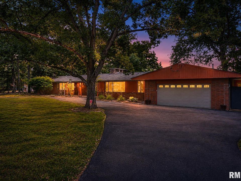 1st image of 204 W Detweiller Dr
