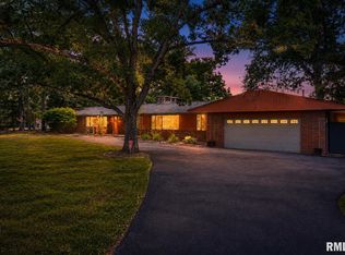 204 W Detweiller Dr, Peoria, IL 61615