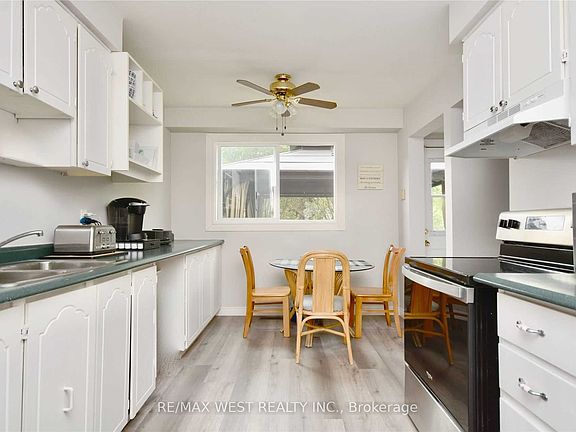 4th image of 77 Carlton Rd