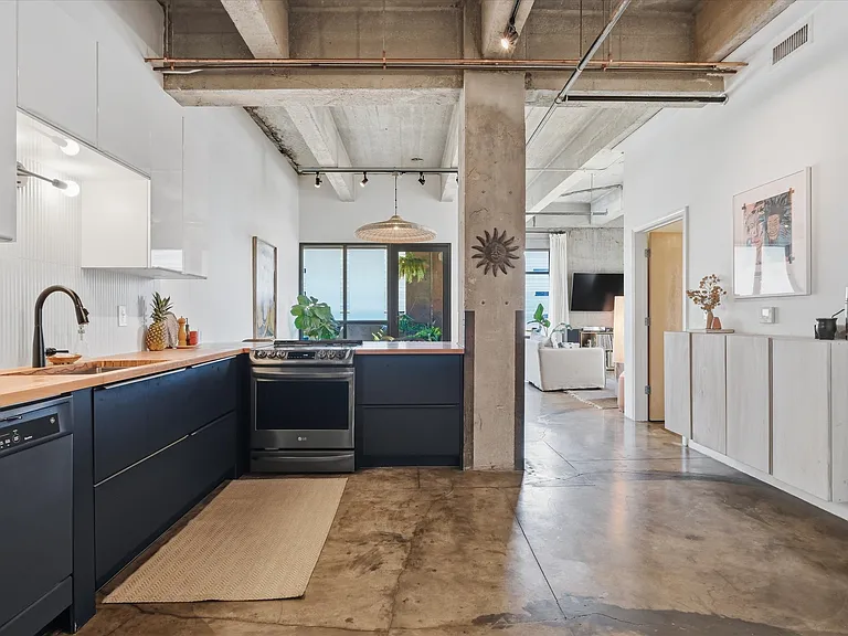 360 W Pershing Rd #190 — Photo 13