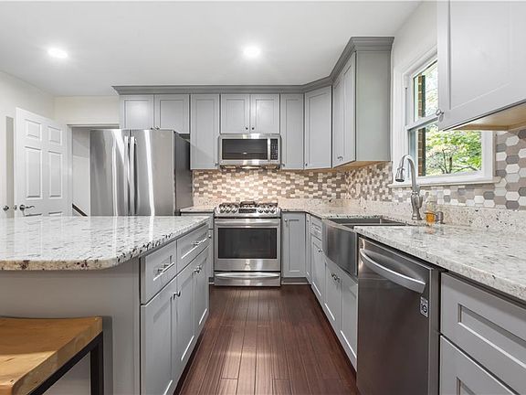 4th image of 8805 Carters Cove Rd