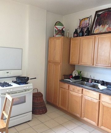 2nd image of 826 N Maplewood Ave
