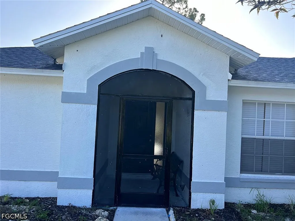 3 bed, 2.0 bath, 1610 sqft, $2,000 — Photo 2