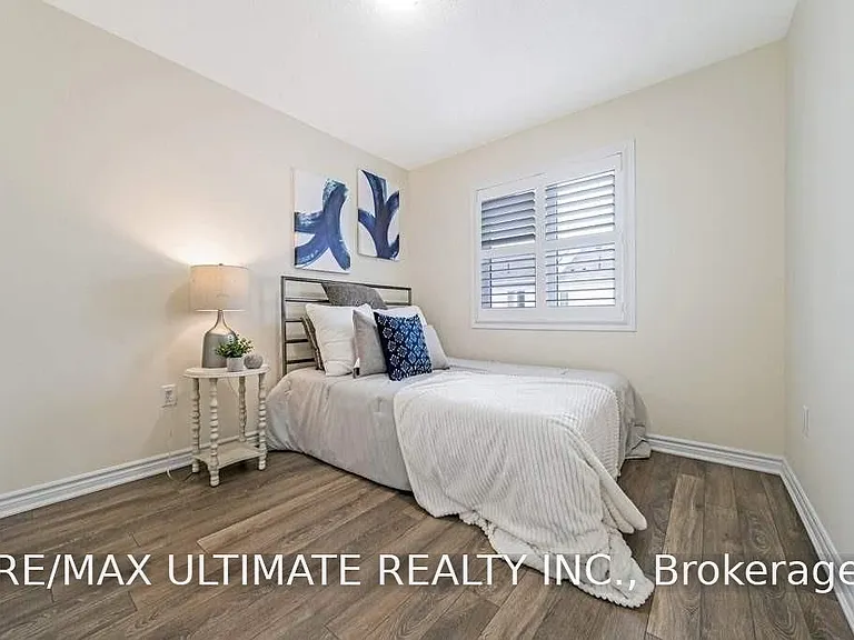 2444 Fall Harvest Cres — Photo 23
