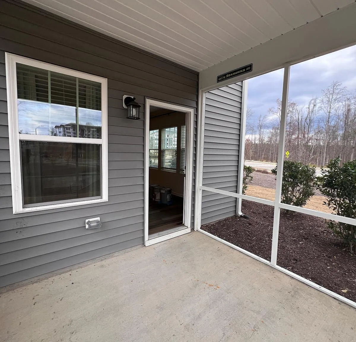 3 bed, 2.5 bath, 1925 sqft, $1,995 — Photo 3