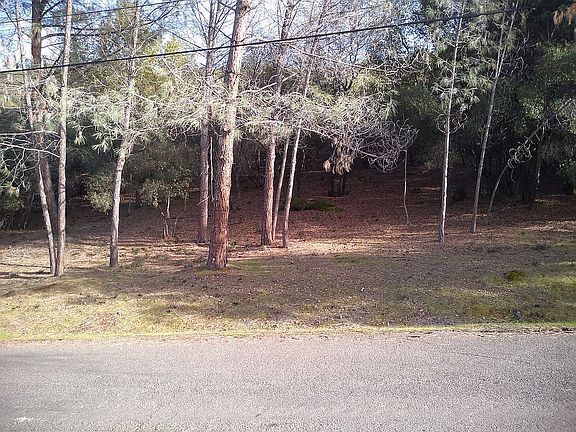4840 Cascade Way is gentle upslope