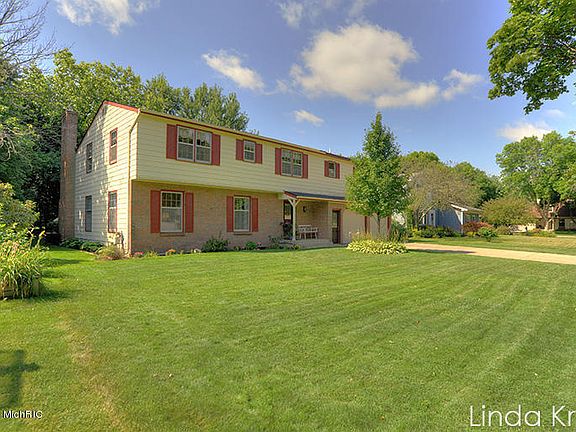 2nd image of 2604 Golfridge Dr SE