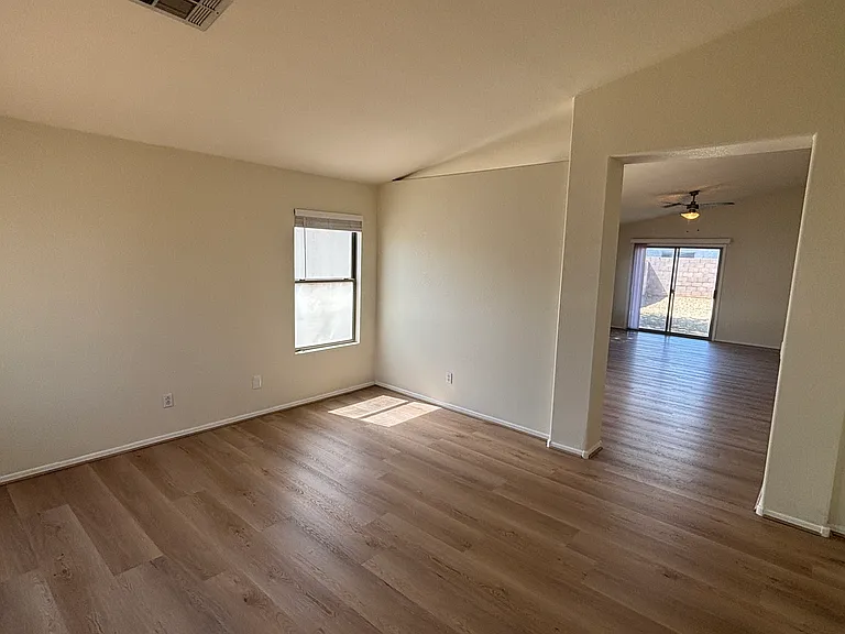 15932 W Lundberg St — Photo 3