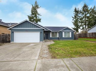906 Arthur Ave, Cottage Grove, OR 97424