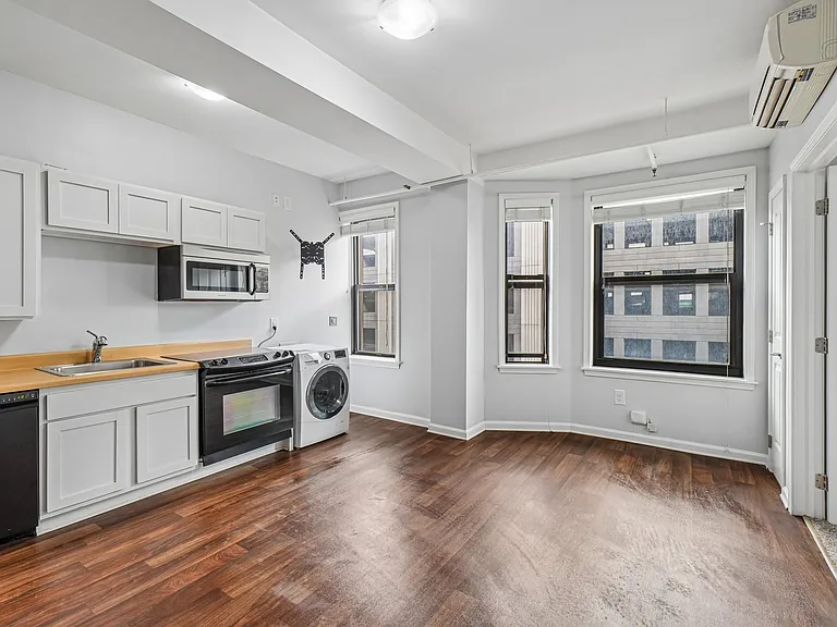 The Ashley Apartments — Photo 21
