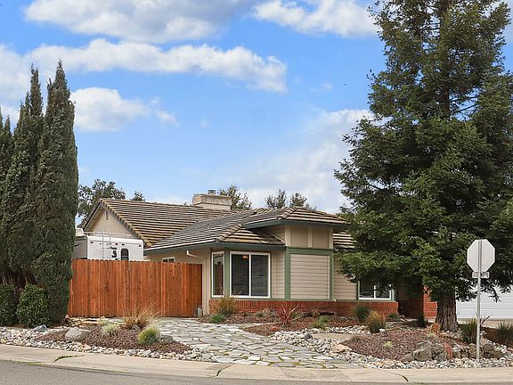3rd image of 814 Rachel Dr