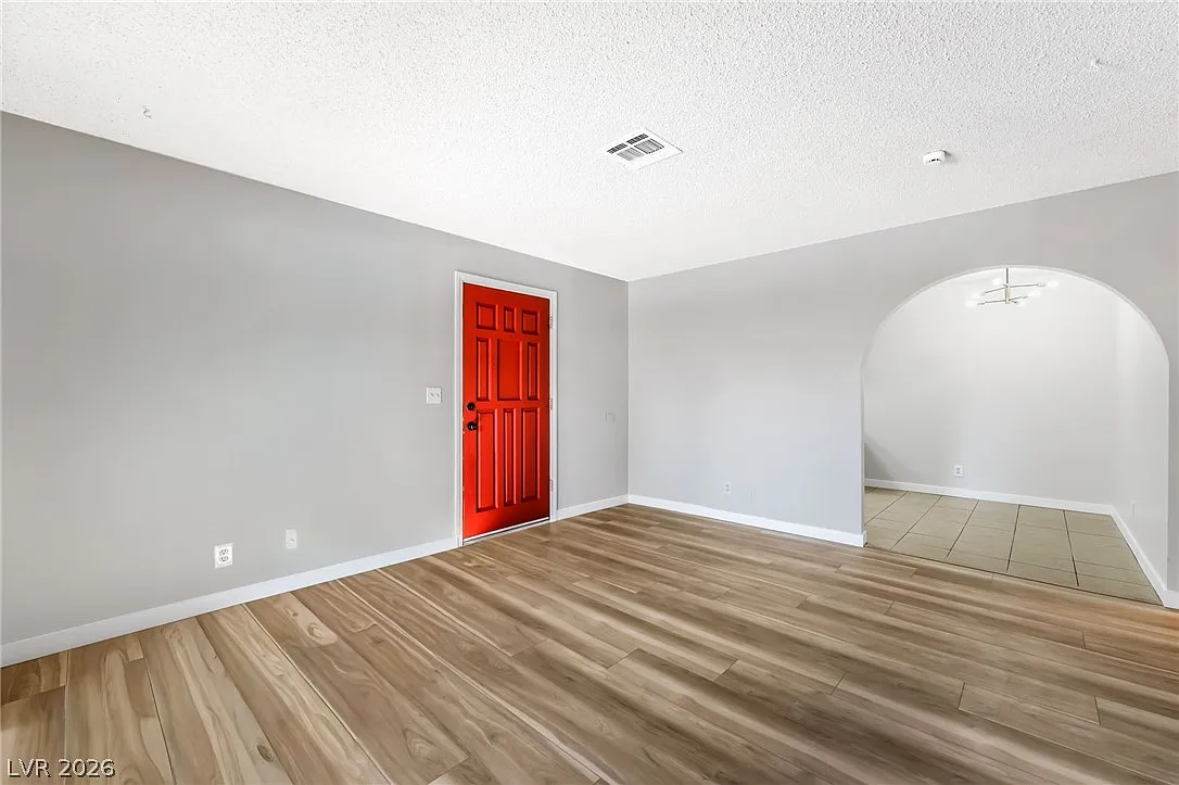 2 bed, 2.0 bath, 852 sqft, $1,050 — Photo 2