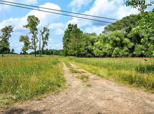 4977 Sherwood Rd, Ortonville, MI 48462