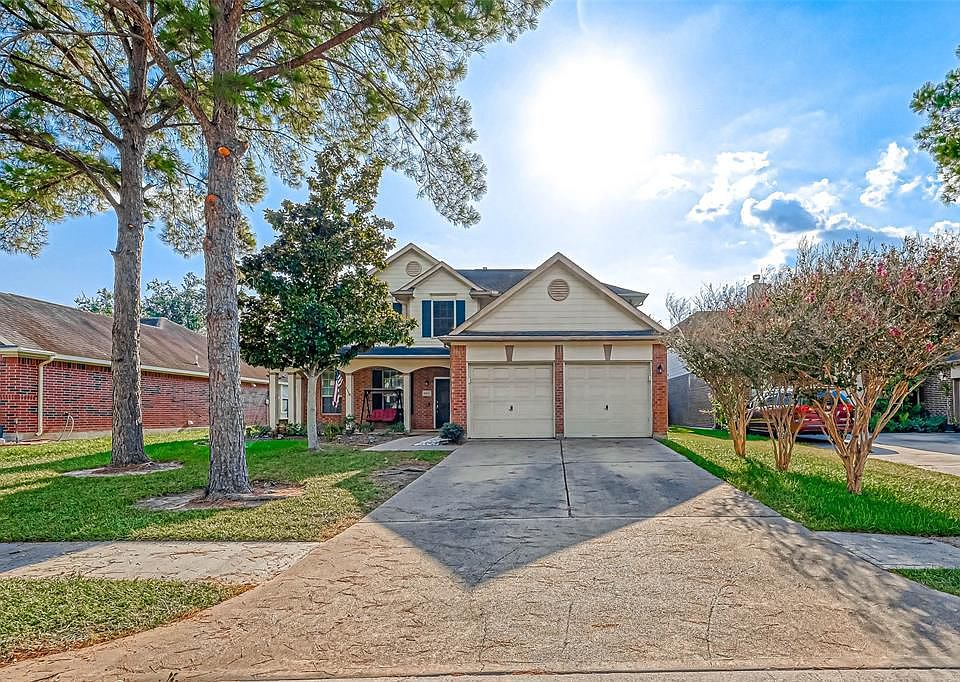 1st image of 2015 Holly Glade Ln