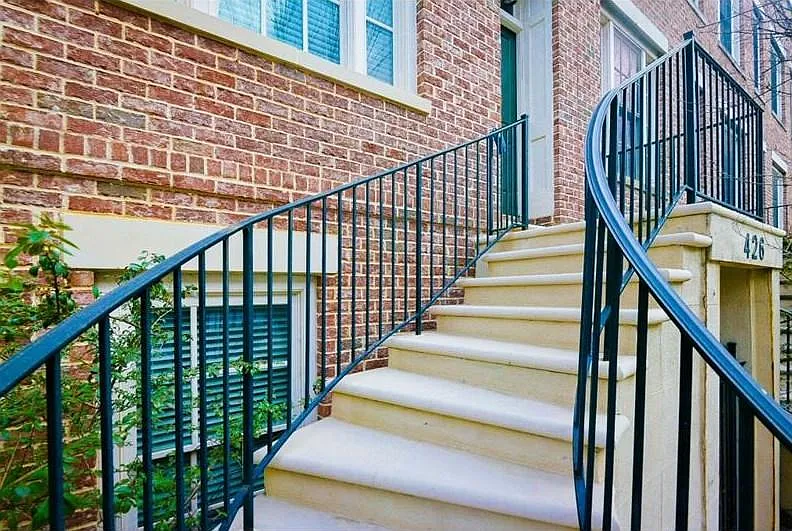 426 Bill Kennedy Way SE — Photo 2