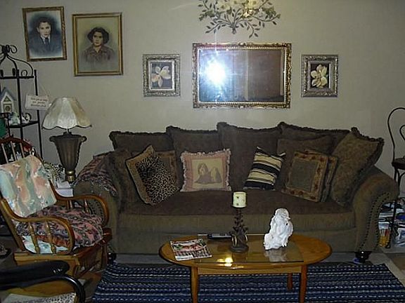 5th image of 301 Turner St