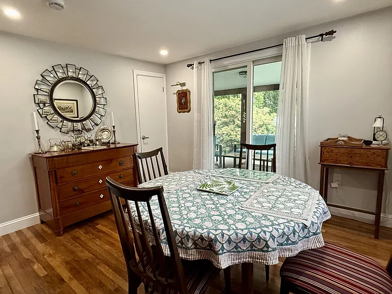 74 Seminole Ave — Photo 8