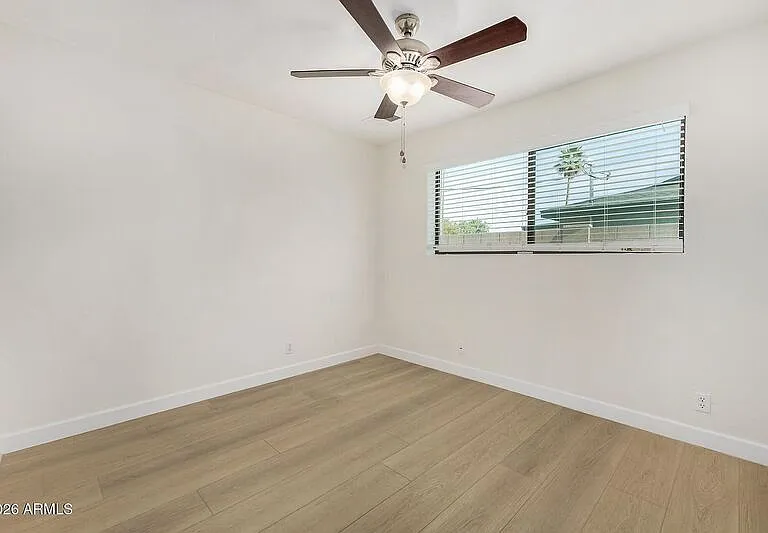 220 E McKinley St — Photo 25