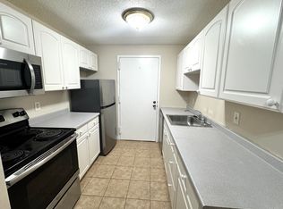 7 Village Rock Ln APT 3, Natick, MA 01760