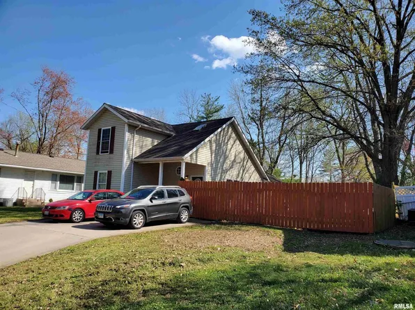 1213 W Schwartz St, Carbondale, IL 62901