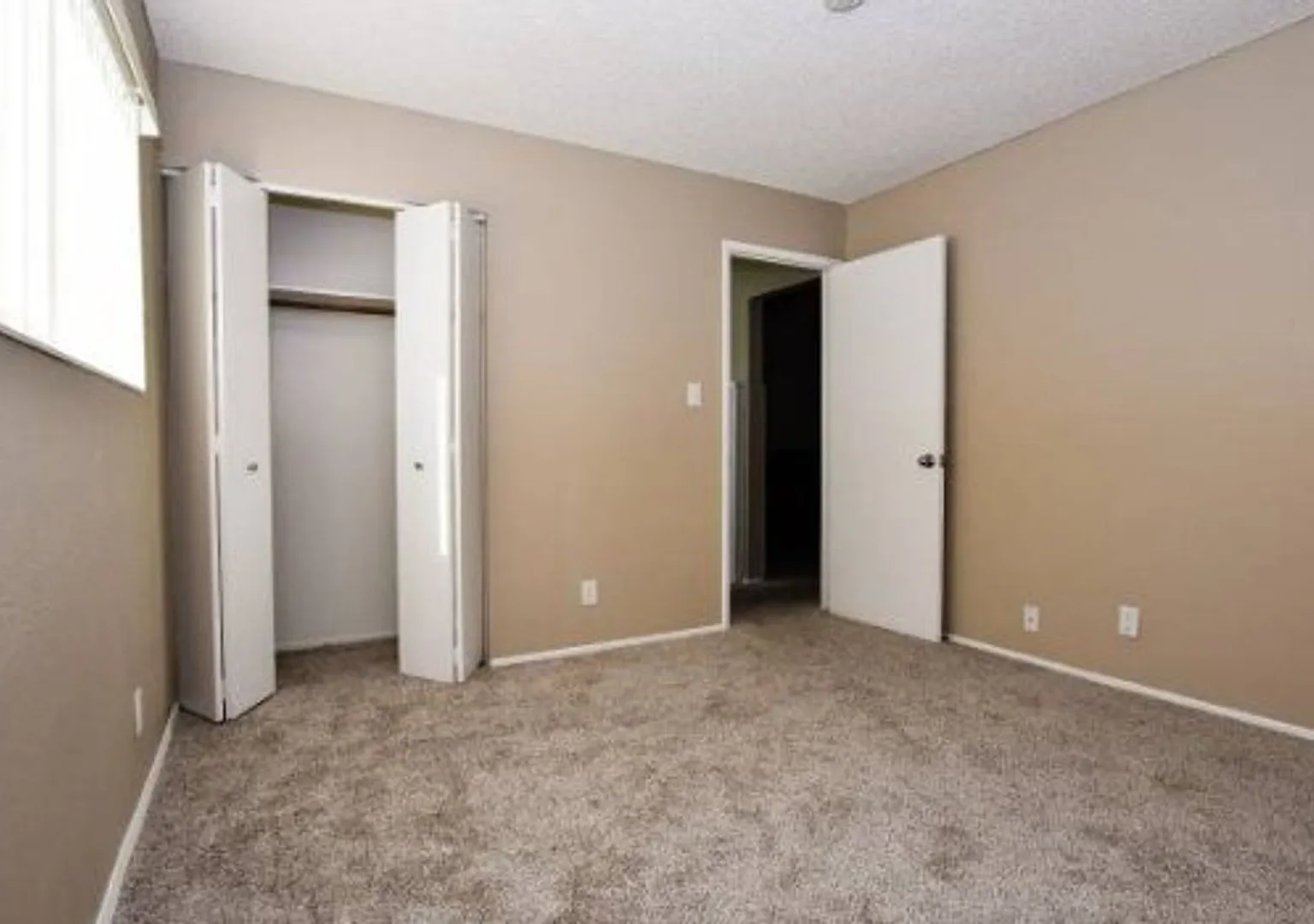 Welcome Home to Garfield Manor — Photo 3