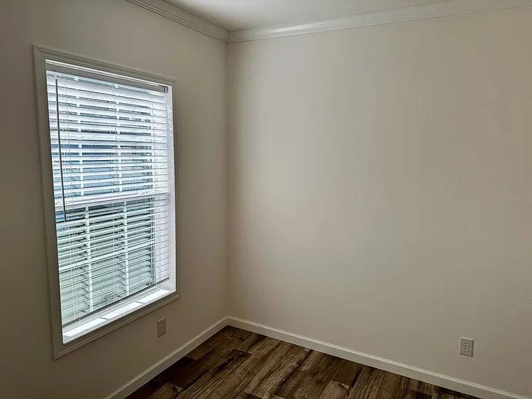 887 E Colonial Cir — Photo 18