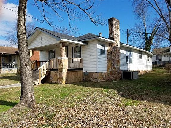 5th image of 2740 Louise Ave