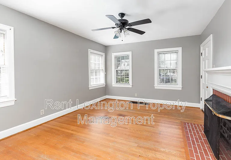 123 Barberry Ln — Photo 5