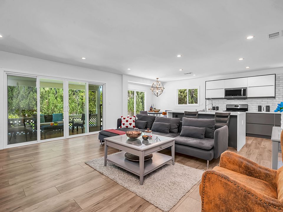 1st image of 22015 Mulholland Way