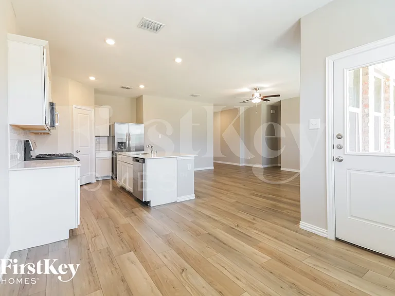 2324 Okeefe Dr — Photo 7