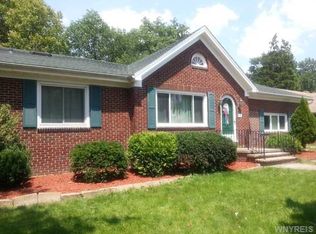 244 E Treehaven Rd, Buffalo, NY 14215
