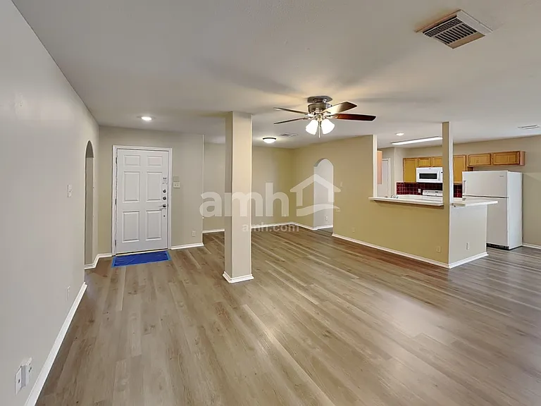 15243 Kamary Ln — Photo 6